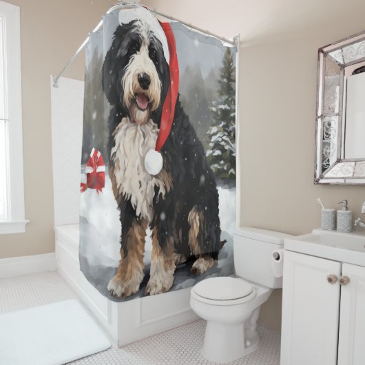 Bernedoodle Hond in Sneeuw Kerstmis Douchegordijn (In situ)