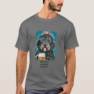 Bernedoodle met een mok t-shirt