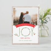 Berries Woodsy Wreath Joie Carte de Noël (Debout devant)