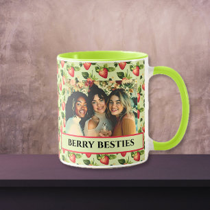 Berry Besties Green et Red Friends Photo Mug