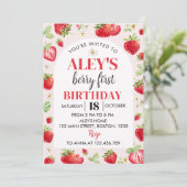 Berry First Birthday Invitation Thème fraise (Debout devant)
