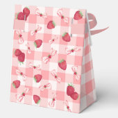 Berry First Birthday Red Gingham Bows Square Bedankdoosjes (Achterkant)