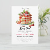 Berry First Birthday Spring Summer Invitation (Debout devant)
