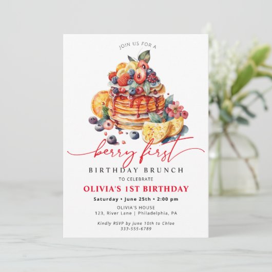 Berry First Birthday Spring Summer Invitation (Debout devant)