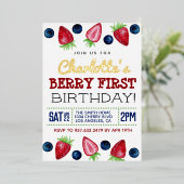 Berry First Birthday Strawberry Invitation (Debout devant)