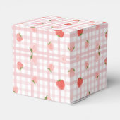 Berry First Strawberry Pink Gingham 1e verjaardag Bedankdoosjes (Achterkant)