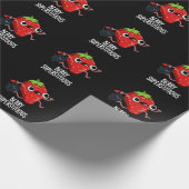 Berry Superstious Funny Fruit Pun Dark BG Cadeaupapier (Hoek)