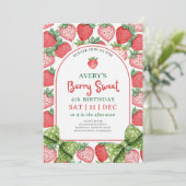 Berry Sweet 4th Birthday Strawberry Invitation (Debout devant)