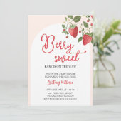 Berry Sweet Aardbei Roze Baby shower Invitation Kaart (Staand voorkant)