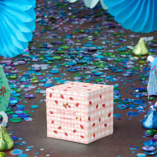 Berry Sweet Strawberry 1st Birthday Party Gift  Bedankdoosjes