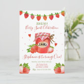Berry Sweet Strawberry Birthday Party Invitation Kaart (Staand voorkant)