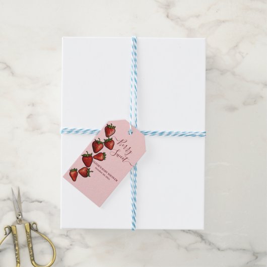 Berry Sweet Strawberry Hearts Baby shower Cadeaulabel (Met Touw)