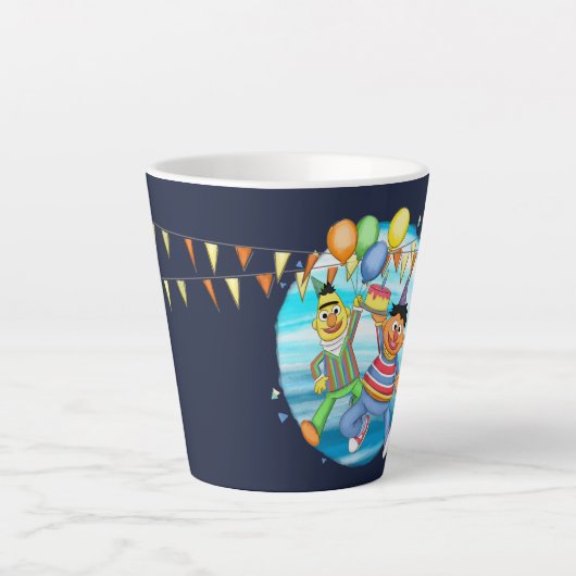 Bert en Ernie Verjaardagsballonnen Latte Mok (Voorkant)