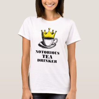 Beruchte theedrinker Royal Tea Cup in een kroon T-shirt