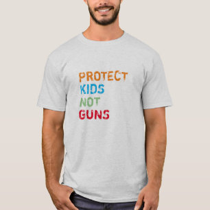 Bescherm het kinder. Niet pistolen kleuren distres T-shirt