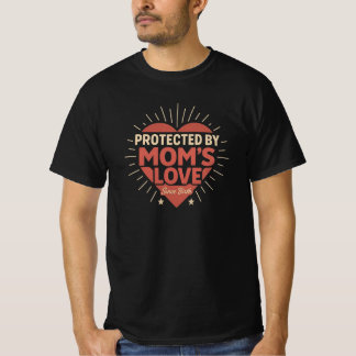Beschermd door het T-shirt van de liefde van de mo