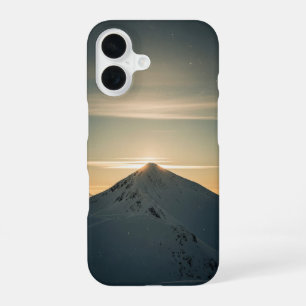 Besneeuwde Bergtop Vintage iPhone 16 Hoesje