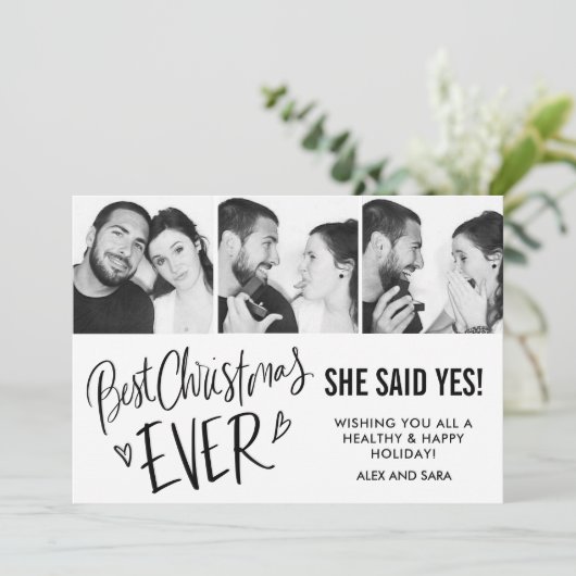 Beste kerst ooit verlovingsaankondiging met drie f feestdagenkaart (Staand voorkant)