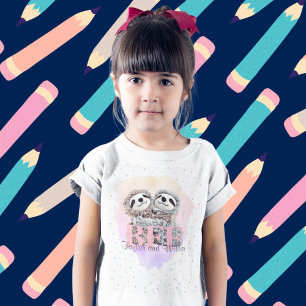 Beste vrienden voor de Sloth Hugs Monogram T-shirt