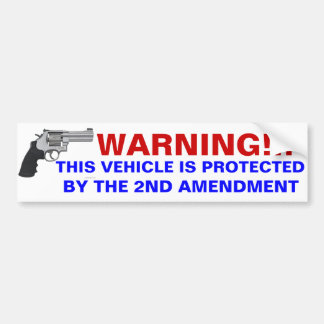 Bestuurder draagt bumpersticker