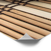 Betonnen plakken kippenvlees op een zwart bord poster (Hoek)