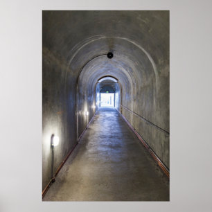 Betonnen tunnel in een nazi-bunker poster