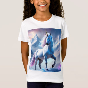 Betoverde Eenhoorn in een besneeuwde fantasie T-shirt