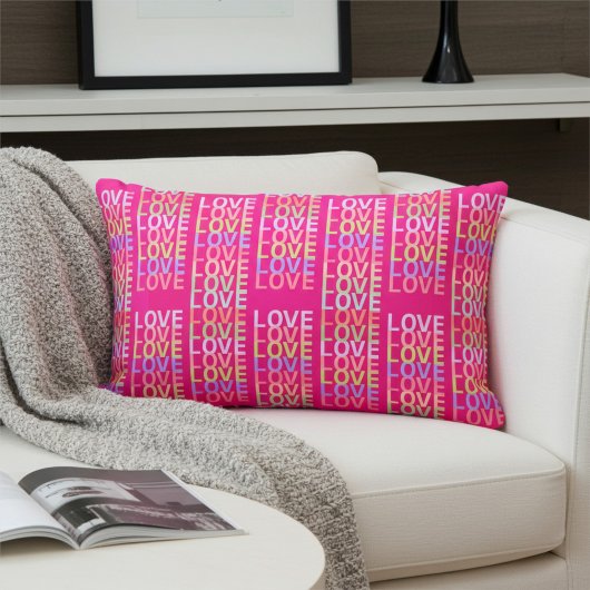 Betoverde "LOVE" patroon, rode en hete roze strepe Kussen