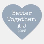 Better Together Monogram Jaar Stofblauw Trouwfeest Hart Sticker (Voorkant)