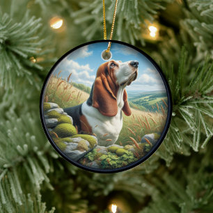 Bevallige Basset Hound-tafereel Keramisch Ornament