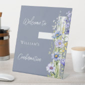 Bevestiging stoffig blauw bloemenkruis welkom reclamebord met voetstuk (Insitu)