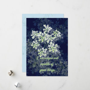 Bevestigingskaart met bloemen op donkere achtergro feestdagenkaart