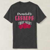 Bevorderd aan oma Est 2021 Zwangerschap T-shirt (Design voorkant)