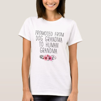 Bevorderd aan oma van Dog Grandma Funny T-shirt