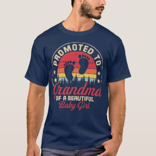 Bevorderd aan oma van een mooi babymeisje, nieuw G T-shirt