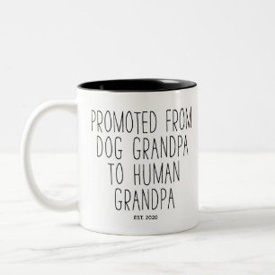 Bevordering van Dog Grandpa tot Human Grandpa est  Tweekleurige Koffiemok