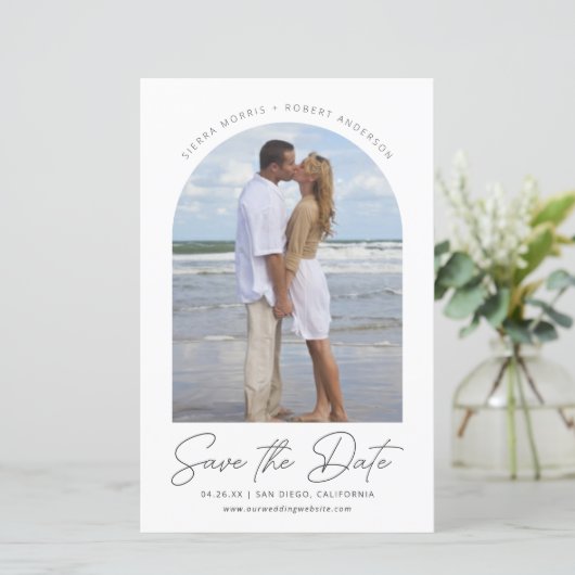 Bewaar de datum Casual vloeiende pen script boog f (Staand voorkant)