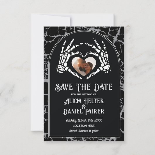 Bewaar de datum Halloween Skeleton Heart Hands Save The Date (Voorkant)