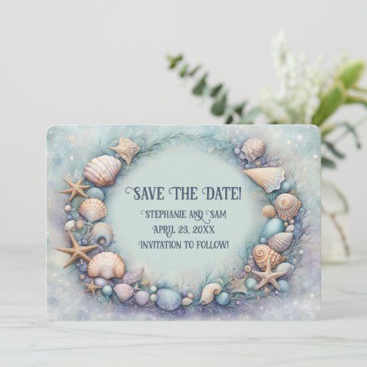 Bewaar de datum strand schelpen krans uitnodiging (Staand voorkant)