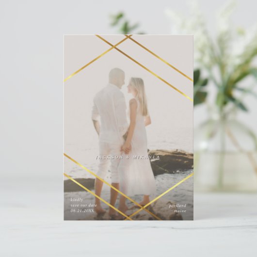 Bewaar onze datum Geometric Gold Lijst Aankondigin Kaart (Staand voorkant)