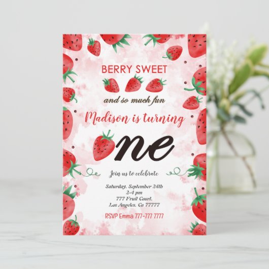 Bewerkbare aardbei verjaardagsuitnodiging kaart (Staand voorkant)