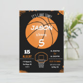 Bewerkbare basketbal uitnodiging (Staand voorkant)