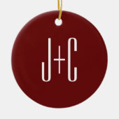 Bewerkbare bordeaux rode achtergrond & witte tekst keramisch ornament (Voorkant)