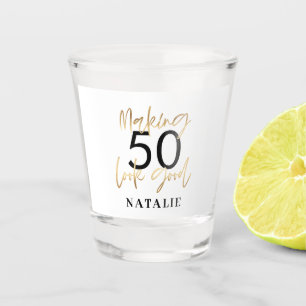 bewerkbare leeftijd ziet er goed uit gouden verjaa shot glas
