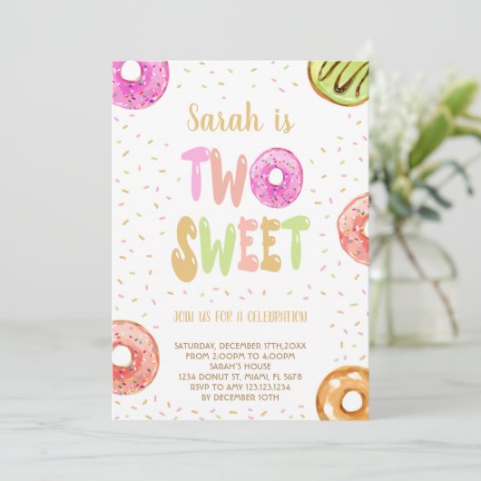 Bewerkbare lichte pastel 2e verjaardag Uitnodigen Kaart (Staand voorkant)