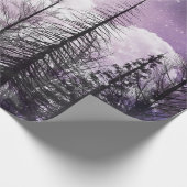 Bewolkt winter Paarse dennenbos Cadeaupapier (Hoek)