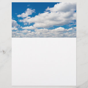 Bewolkte blauwe hemel flyer