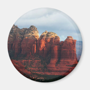Bewolkte Coffee Pot Rock in Sedona Arizona Magneet