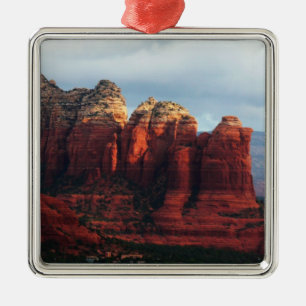 Bewolkte Coffee Pot Rock in Sedona Arizona Metalen Ornament