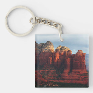 Bewolkte Coffee Pot Rock in Sedona Arizona Sleutelhanger